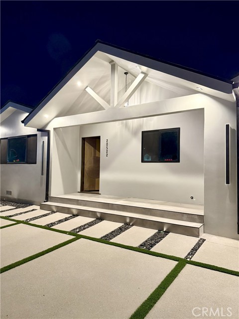 20522 Sherman Way, Winnetka CA: https://media.crmls.org/medias/365a5492-2720-41c1-a165-a2490d7b12c5.jpg