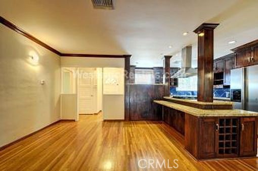 https://media.crmls.org/medias/365a6085-0c5e-4188-a28c-0c4d877cba8a.jpg?preset=X-Large