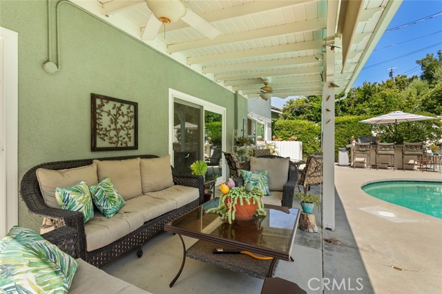 22666 Margarita Drive, Woodland Hills CA: https://media.crmls.org/medias/365be36e-3e06-46d2-aa98-99c10f2ec89e.jpg