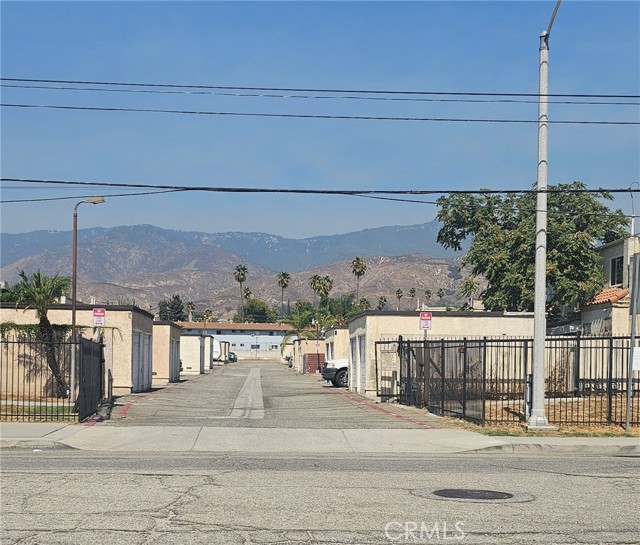 Detail Gallery Image 2 of 28 For 1480 E Marshall Bld #19,  San Bernardino,  CA 92404 - 3 Beds | 2/1 Baths