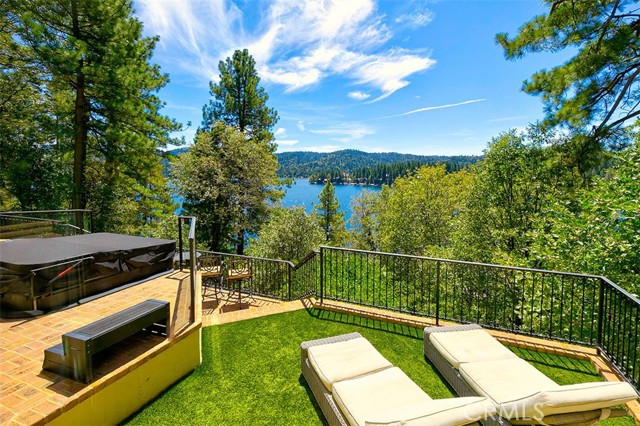 28087 North Shore Road, Lake Arrowhead CA: https://media.crmls.org/medias/365c50e6-15cc-4006-b9ea-5bd1f9b207ed.jpg