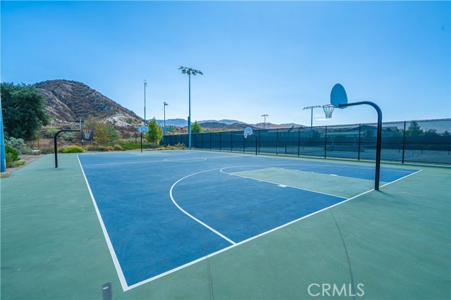 Detail Gallery Image 34 of 46 For 17047 Zion Drive, Canyon Country,  CA 91387 - 4 Beds | 3 Baths