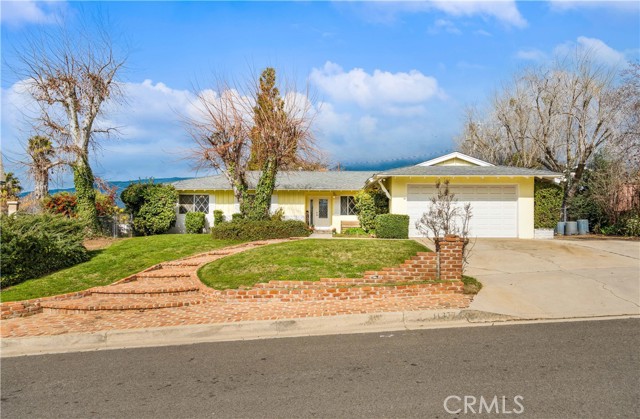 Detail Gallery Image 1 of 1 For 11377 Golden Gate Dr, Yucaipa,  CA 92399 - 3 Beds | 2 Baths