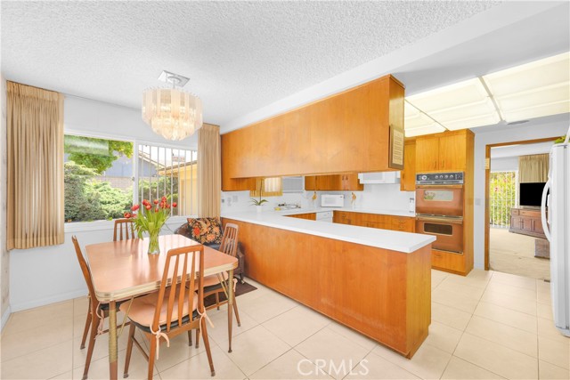 18132 James Road, Villa Park CA: https://media.crmls.org/medias/365da6f5-f24c-4d45-9c13-dccc6cb8c7ce.jpg