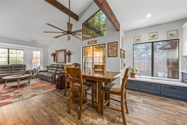 4913 Zapato Place, Bakersfield CA: https://media.crmls.org/medias/365db3e2-26ee-4b2b-b5e9-768d5e04e9e0.jpg