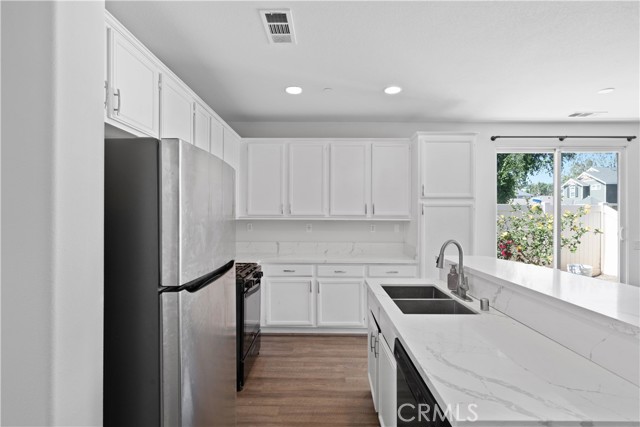 Detail Gallery Image 8 of 36 For 10895 Sinclare Cir, Loma Linda,  CA 92354 - 3 Beds | 2/1 Baths
