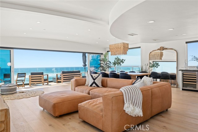 Detail Gallery Image 5 of 67 For 516 S S the Strand, Oceanside,  CA 92054 - 8 Beds | 9 Baths