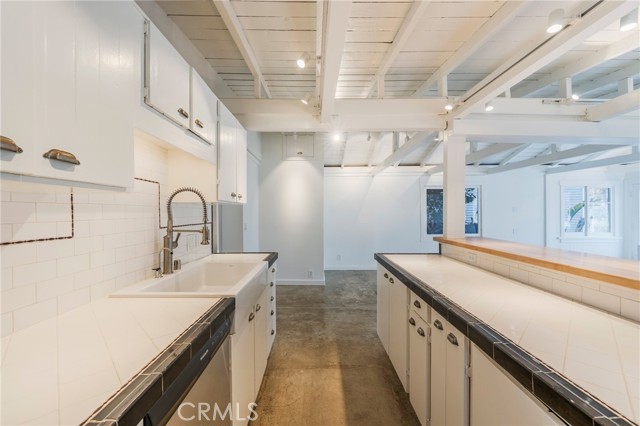 Detail Gallery Image 11 of 48 For 410 Carroll Canal, Venice,  CA 90291 - 3 Beds | 2 Baths