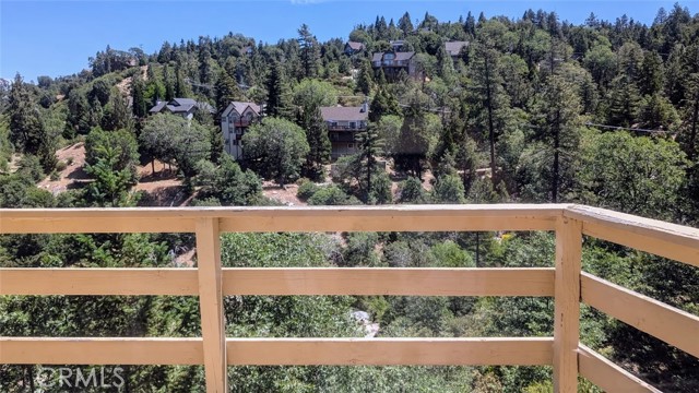 929 Trinity Drive, Lake Arrowhead CA: https://media.crmls.org/medias/366022cd-674b-413f-bbb6-20d5ee75996a.jpg