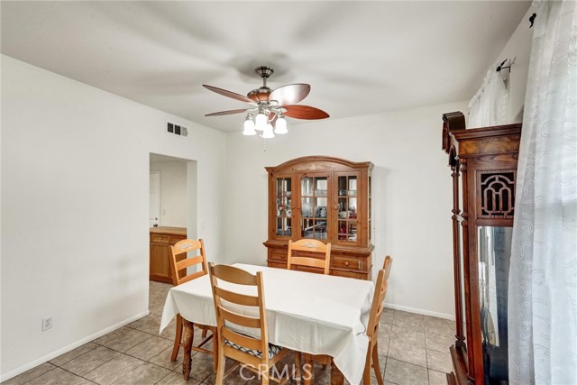 13576 Oxford Ct, Chino CA: https://media.crmls.org/medias/3660a44b-20d9-4273-906f-3482be397f24.jpg