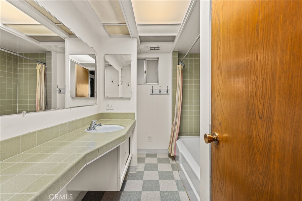 2130 El Norte - photo 17