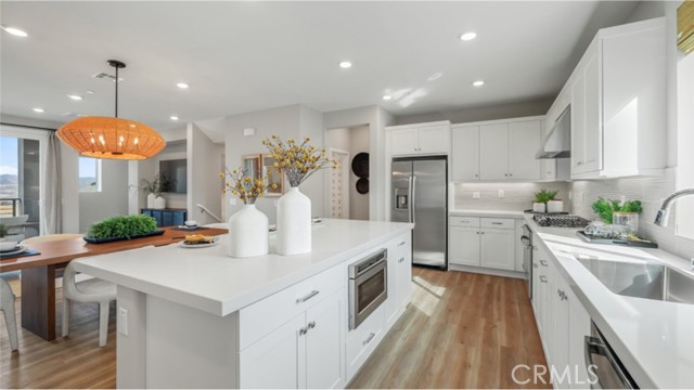 26669 Blue Hills Loop, Valencia CA: https://media.crmls.org/medias/36614b0f-b308-4408-a1bf-083df0a8b60f.jpg