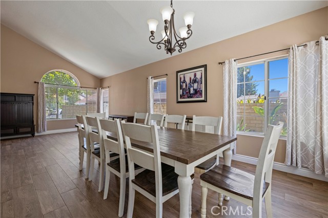 Detail Gallery Image 9 of 58 For 28711 Howard Marrie Ct, Saugus,  CA 91390 - 4 Beds | 3 Baths