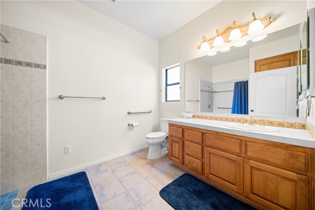9394 Gum Tree Drive, Corona CA: https://media.crmls.org/medias/3661f04b-ff64-4ca0-abba-96293f7b3593.jpg