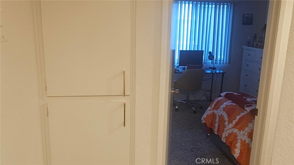 https://media.crmls.org/medias/36624200-e17d-4042-9460-83f4a532d693.jpg?preset=X-Large