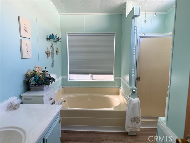 1045 N Azusa Ave, Covina CA: https://media.crmls.org/medias/366271f6-8742-4776-aaff-8891ff1ac1f8.jpg