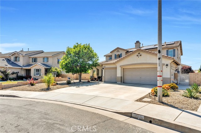 Detail Gallery Image 2 of 39 For 12549 Atherton Dr, Moreno Valley,  CA 92555 - 4 Beds | 3 Baths