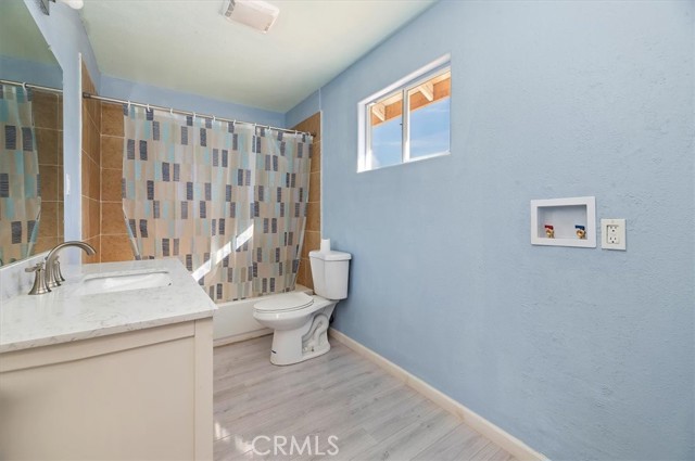 Image 16 of 33 For 63285 Pinyon Drive
