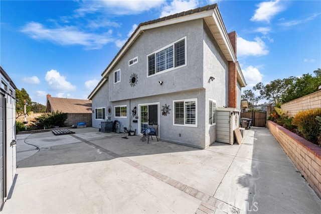 40 Country Wood Drive, Phillips Ranch CA: https://media.crmls.org/medias/36642008-d7f5-4e0e-b276-ddb6433fbfbd.jpg