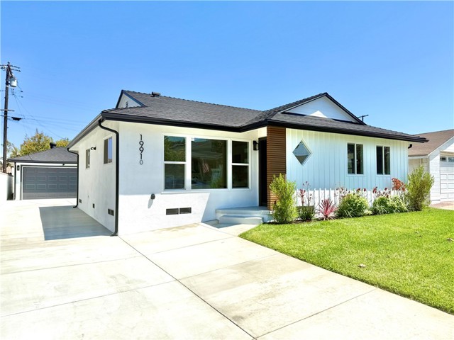 19910 Bernist Avenue, Torrance CA: https://media.crmls.org/medias/3665c73f-3634-4243-8092-41987065d4c3.jpg