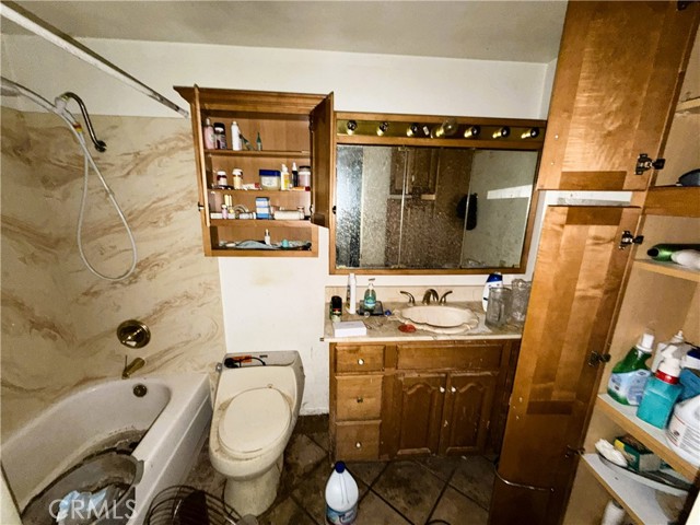 Detail Gallery Image 6 of 11 For 2133 Cochran St, Simi Valley,  CA 93065 - 3 Beds | 2 Baths