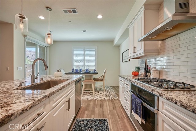 Detail Gallery Image 9 of 45 For 11819 Everly Dr, Corona,  CA 92883 - 3 Beds | 2/5 Baths