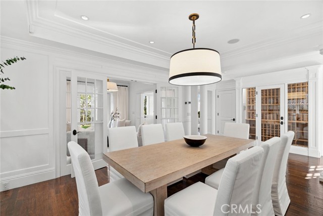 215 Marigold Avenue, Corona del Mar CA: https://media.crmls.org/medias/3666ae38-3cfe-487f-8f72-e066331c4bd2.jpg