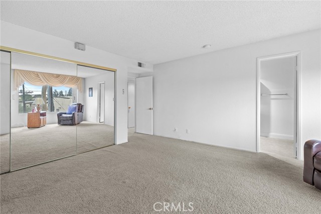 Detail Gallery Image 13 of 23 For 10338 Zelzah Ave #2,  Northridge,  CA 91326 - 3 Beds | 3 Baths