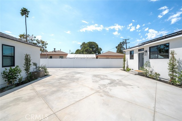 765 E Silva Street, Long Beach CA: https://media.crmls.org/medias/36673460-492a-4f19-85ed-b91610a1e5ba.jpg