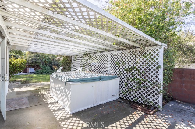 Detail Gallery Image 24 of 34 For 8811 Hayvenhurst Ave, North Hills,  CA 91343 - 4 Beds | 2 Baths