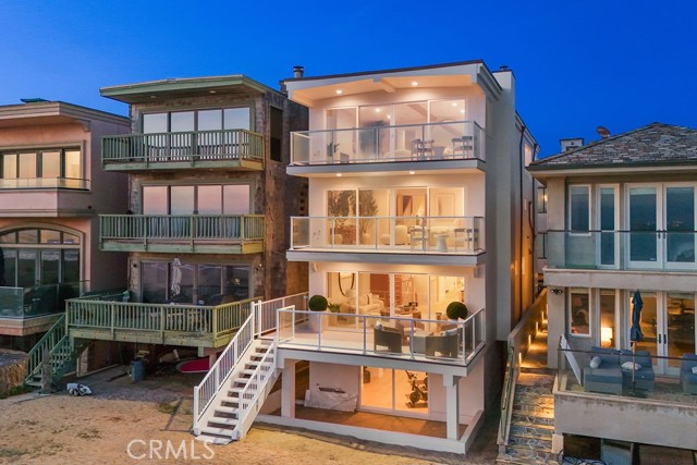 105 A Surfside Avenue, Surfside CA: https://media.crmls.org/medias/3668b666-4cad-48e7-baeb-f65839450190.jpg