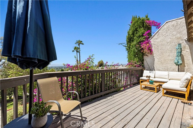 Detail Gallery Image 27 of 33 For 15614 Crestview Ln #63,  Granada Hills,  CA 91344 - 2 Beds | 3 Baths