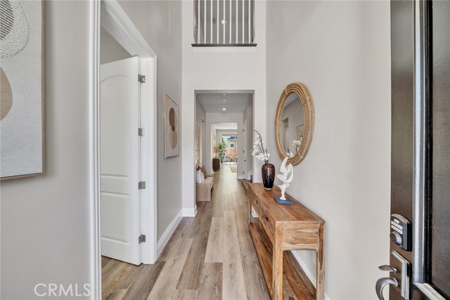 Detail Gallery Image 2 of 62 For 61 Windwalker Way, Tustin,  CA 92782 - 6 Beds | 5/1 Baths