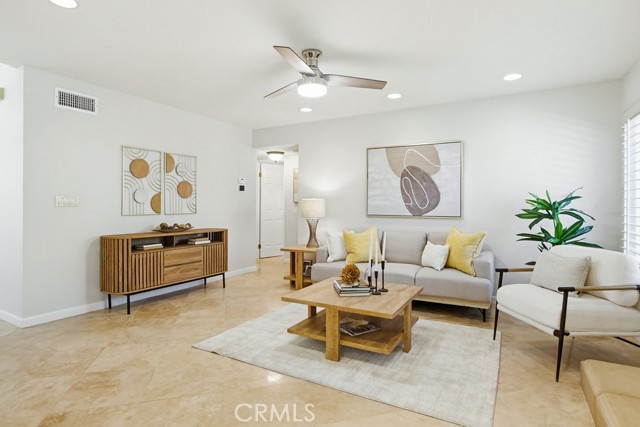 Detail Gallery Image 13 of 69 For 12030 Redcliff Ct, San Diego,  CA 92131 - 5 Beds | 3 Baths