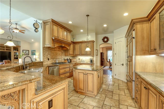 Detail Gallery Image 12 of 51 For 5630 Oakhill Ct, Santa Maria,  CA 93455 - 7 Beds | 5/1 Baths