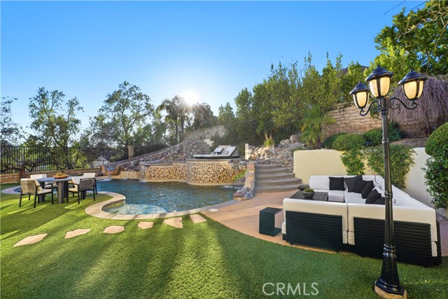 Image 57 of 63 For 907 Deerhill Road