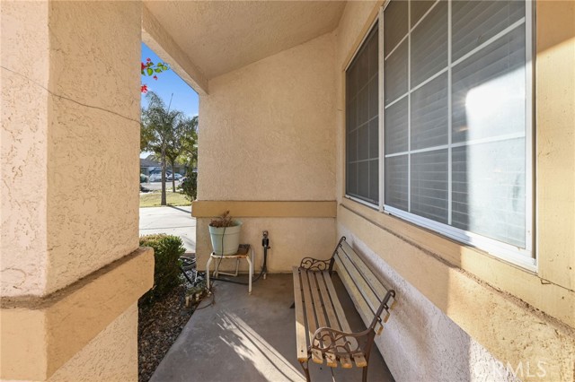 Detail Gallery Image 9 of 45 For 736 Fuchsia Ln, Perris,  CA 92571 - 2 Beds | 2 Baths