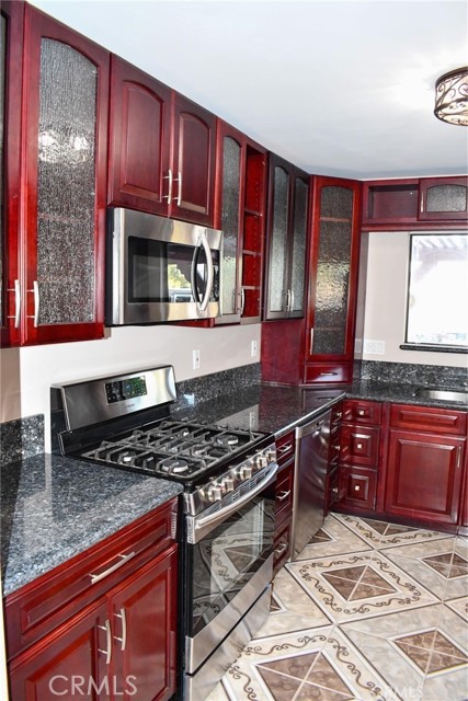 Detail Gallery Image 8 of 27 For 10831 Monte Vista, Phelan,  CA 92371 - 3 Beds | 2 Baths