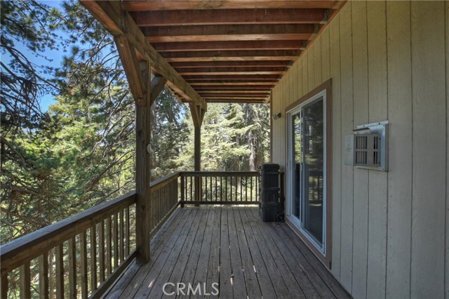 Detail Gallery Image 29 of 32 For 676 Lake Dr, Lake Arrowhead,  CA 92352 - 2 Beds | 2/1 Baths