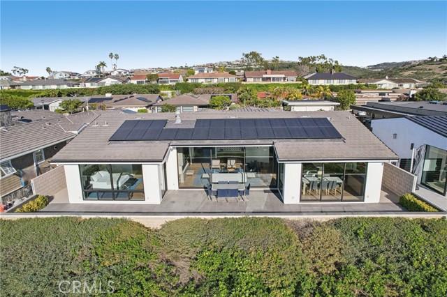 Detail Gallery Image 5 of 39 For 1301 Outrigger Dr, Corona Del Mar,  CA 92625 - 4 Beds | 3/1 Baths