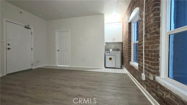 Detail Gallery Image 4 of 5 For 3408 W Sunset #106,  Los Angeles,  CA 90026 - 0 Beds | 1 Baths