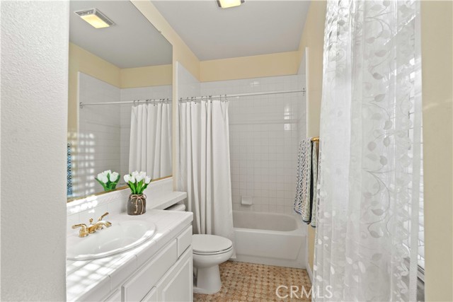 Detail Gallery Image 40 of 57 For 27053 Island Rd, Valencia,  CA 91355 - 5 Beds | 5 Baths