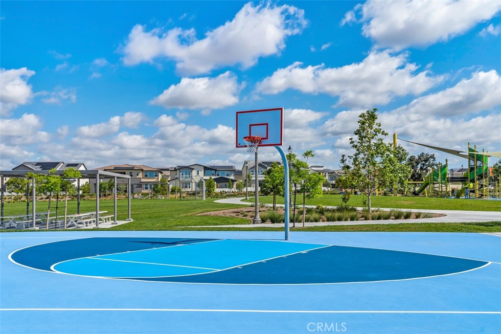 https://media.crmls.org/medias/366ea87f-7c99-4d0c-ac41-769613f96062.jpg?preset=X-Large