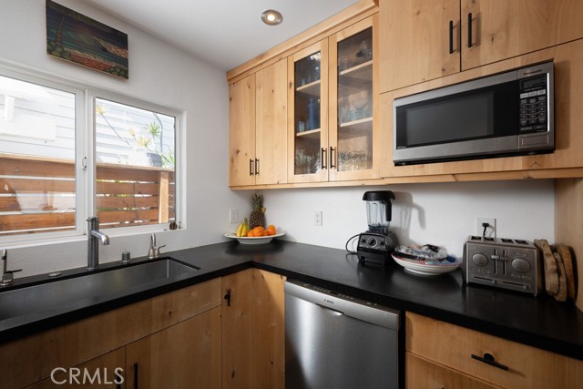 Detail Gallery Image 9 of 21 For 34601 Calle Portola, Dana Point,  CA 92624 - 3 Beds | 2 Baths