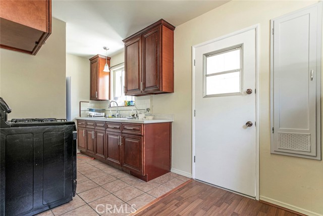 343 Concord Street, Glendale CA: https://media.crmls.org/medias/366f9a10-1a74-4e6f-8291-6656e8f23629.jpg