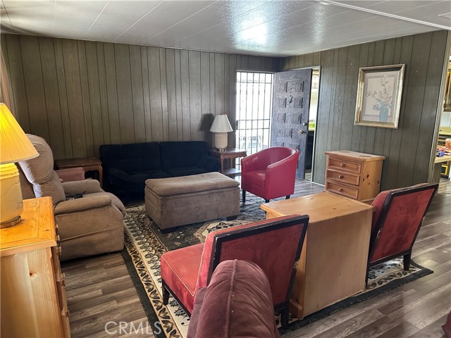 332 N LYON Avenue, Hemet CA: https://media.crmls.org/medias/36704122-b6ae-49b7-9f48-fc58e8e60870.jpg