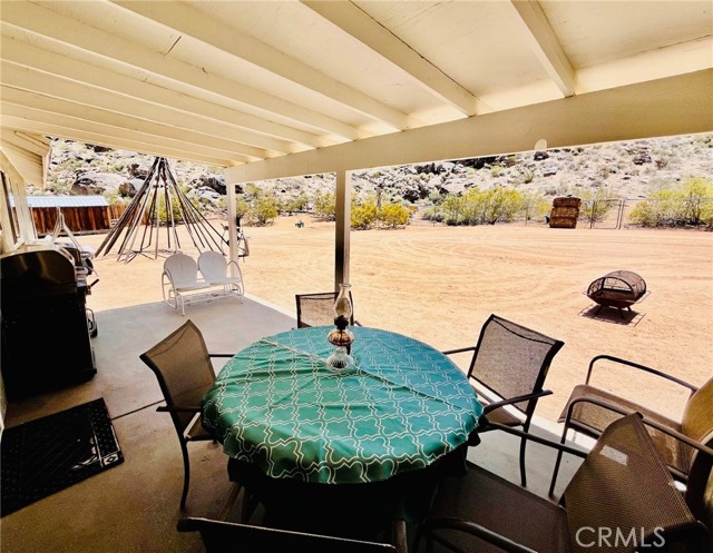 24212 Kansa Road, Apple Valley CA: https://media.crmls.org/medias/36705728-585e-426c-8ff7-4863f204d59a.jpg