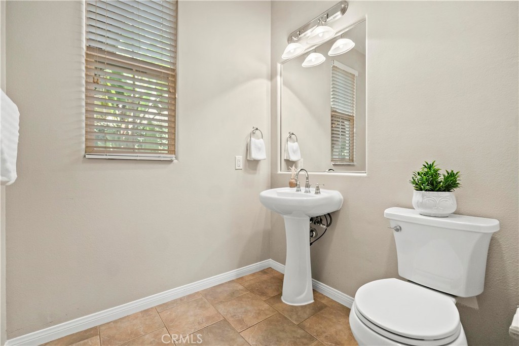 MLS #OC25261605 image #9