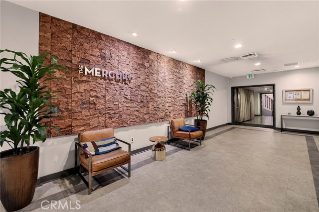 3810 Wilshire Boulevard, Los Angeles CA: https://media.crmls.org/medias/36712693-0fa8-429a-84f1-95ee026f354b.jpg