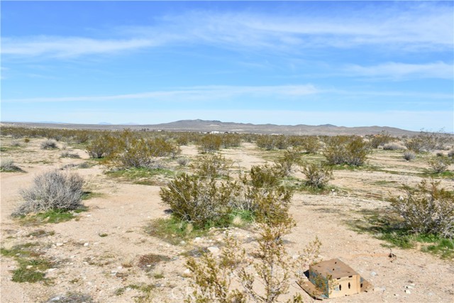 Detail Gallery Image 25 of 31 For 25 Frontier, Helendale,  CA 92342 - – Beds | – Baths